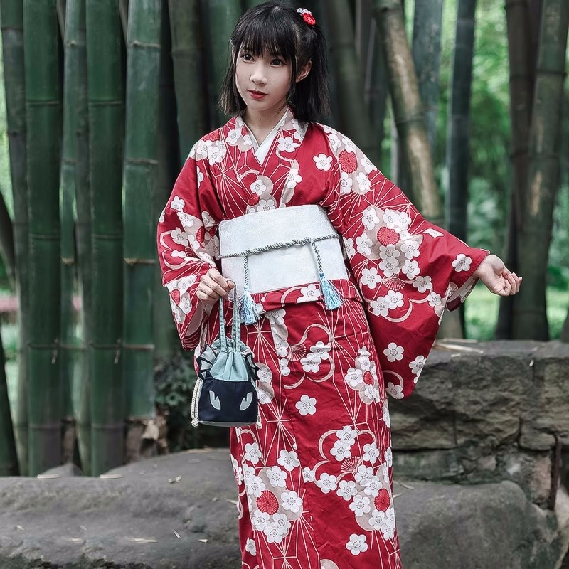 Roter japanischer Yukata-Kimon – Women'S Formal Traditional Wear Bewertung und Preis
