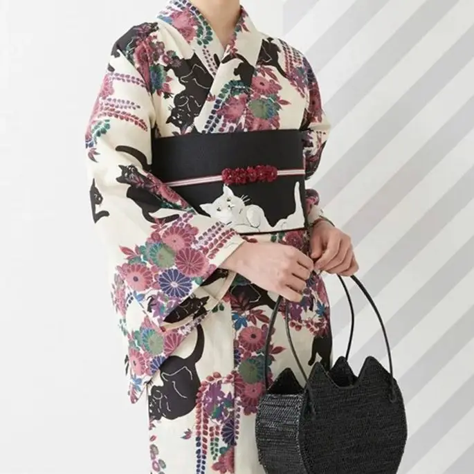 Traditioneller japanischer Kim – Women Formal Wear Sale Bewertung und Preis