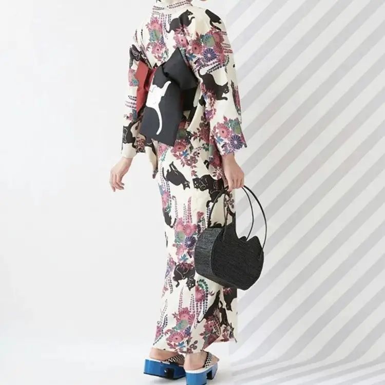 Traditioneller japanischer Kim – Women Formal Wear Sale Bewertung und Preis